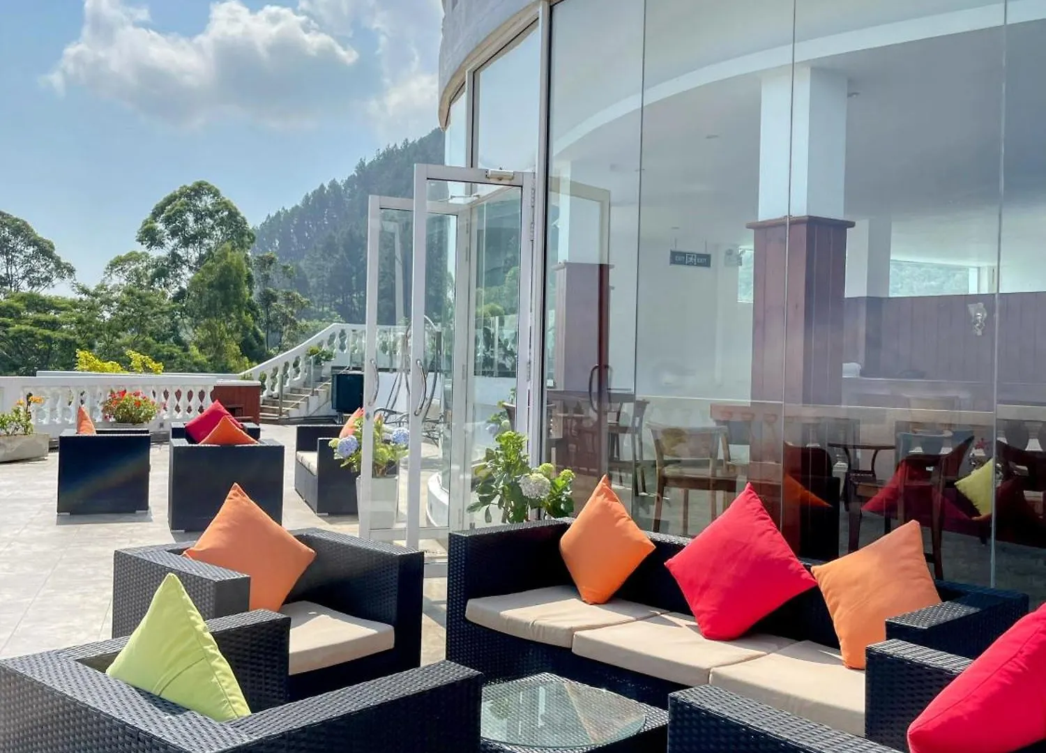 Bellwood Hills Resort & Spa Канди Отель