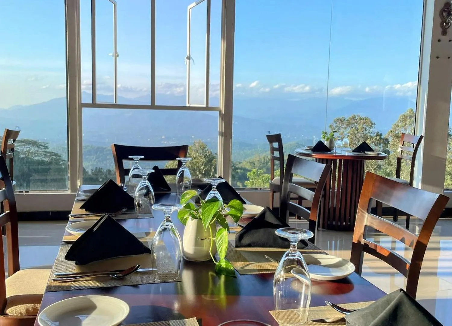 Отель Bellwood Hills Resort & Spa Канди