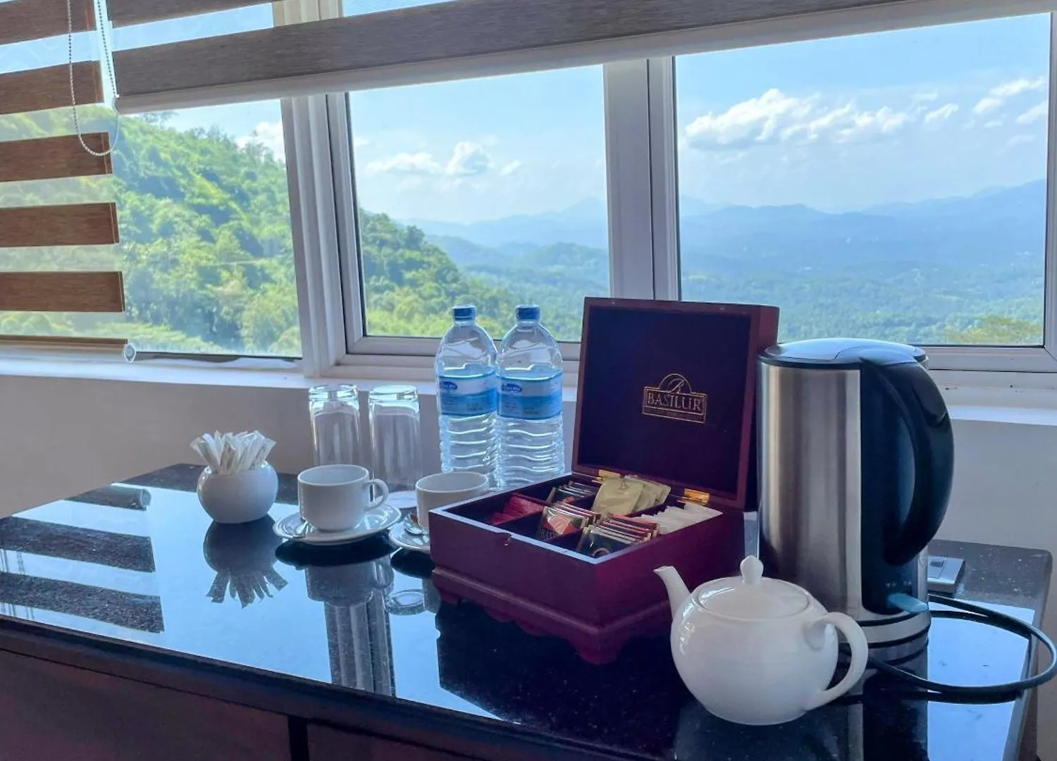 Отель Bellwood Hills Resort & Spa Канди